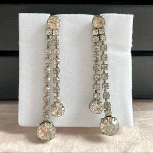 Gorgeous 1940s rhinestone drop earrings screw back